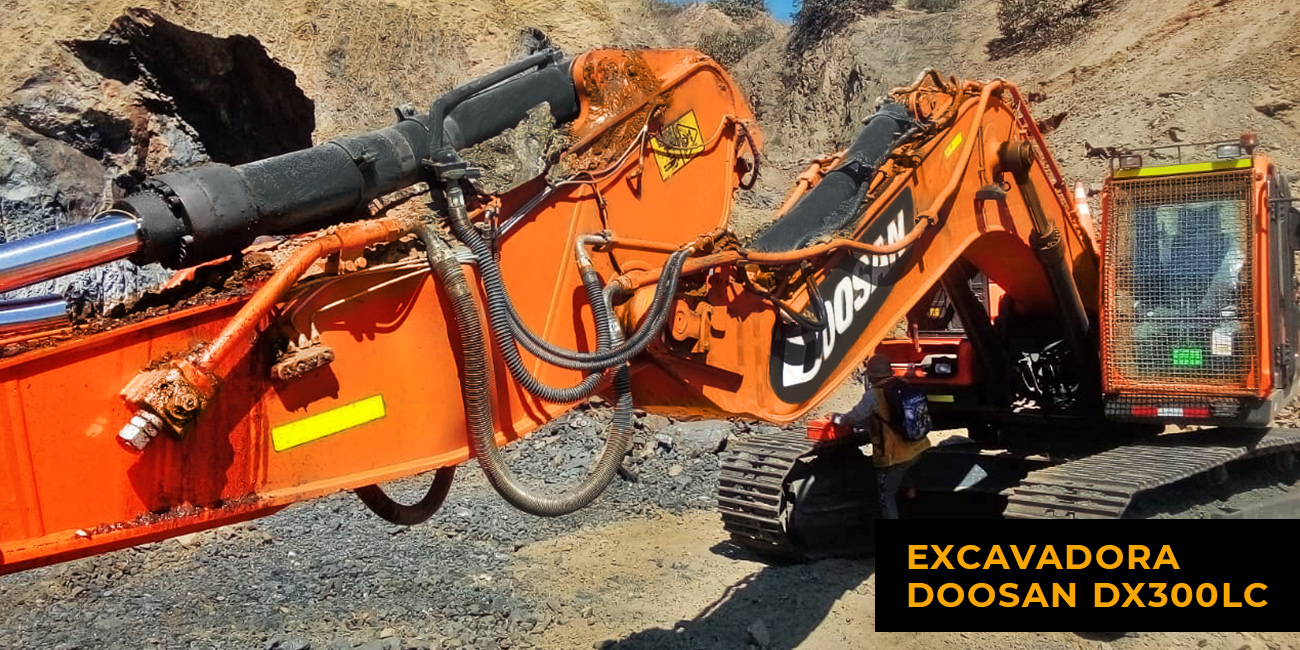 EXCAVADORA-DOOSAN-DX300LC